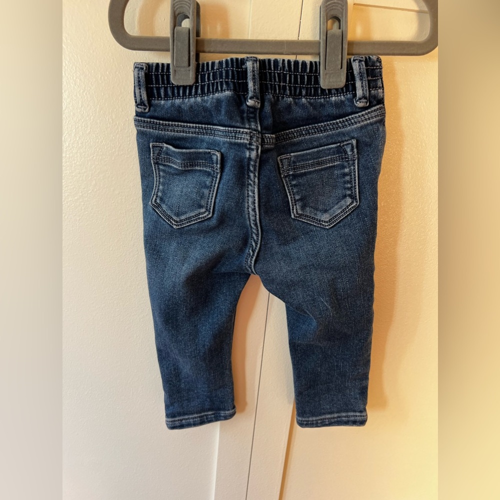 Old Navy Baby Denim Boyfriend Jeans Size 6-12 Months - Picture 6 of 8